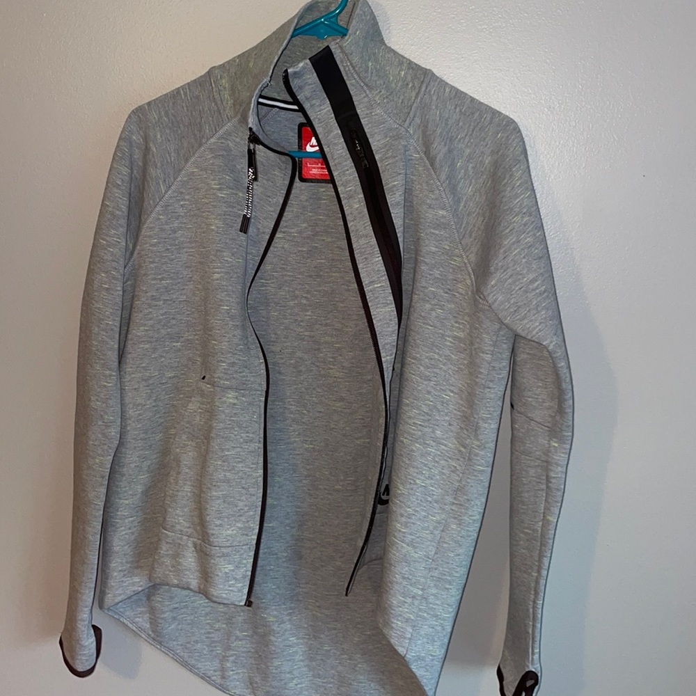 Women’s Nike zip up sweatshirt